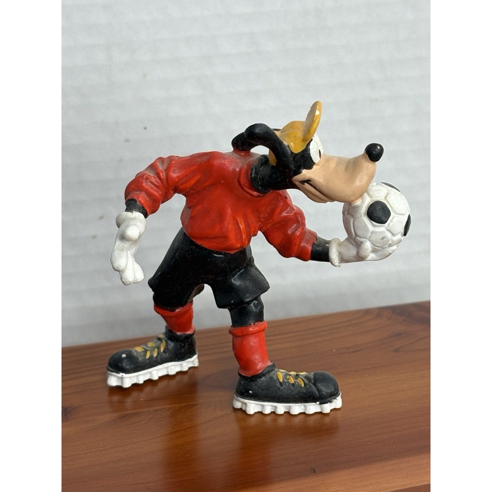 VTG Hand Painted Disney Bullyland Sport Goofy Soccer Goalie PVC Action‎ Figure!